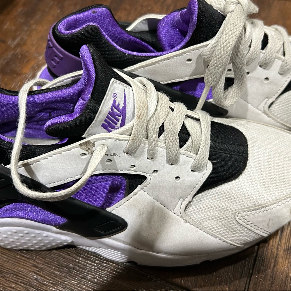 Kids Gently Worn Nike Hurache Shoes